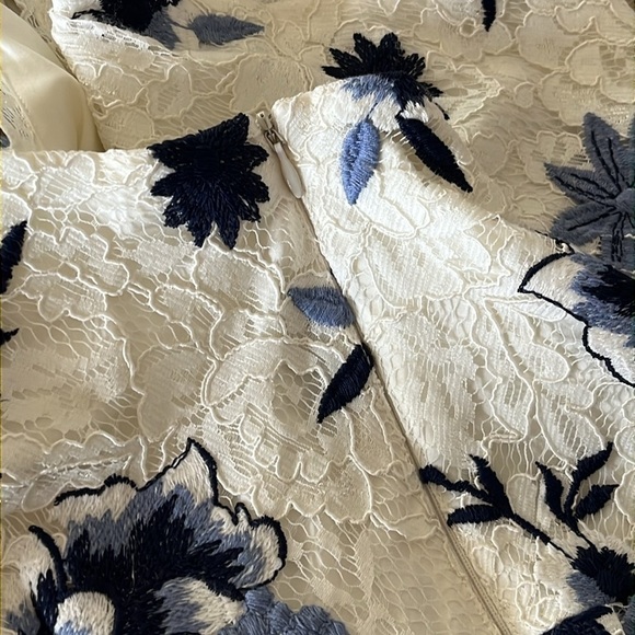 Brand New Tahari Cream Lace Dress w/ Embroidered Flowers Cris Cross Floral - Picture 14 of 16